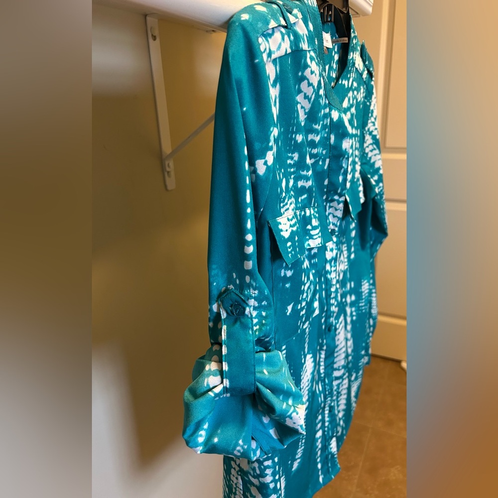 Calvin Klein Turquoise and White Patterned Top - Picture 4 of 4